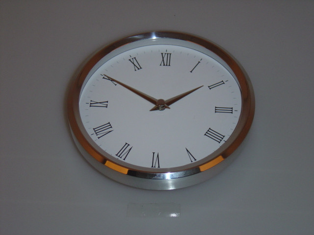 What points should enterprises pay attention to when choosing clocks and watches as gifts?